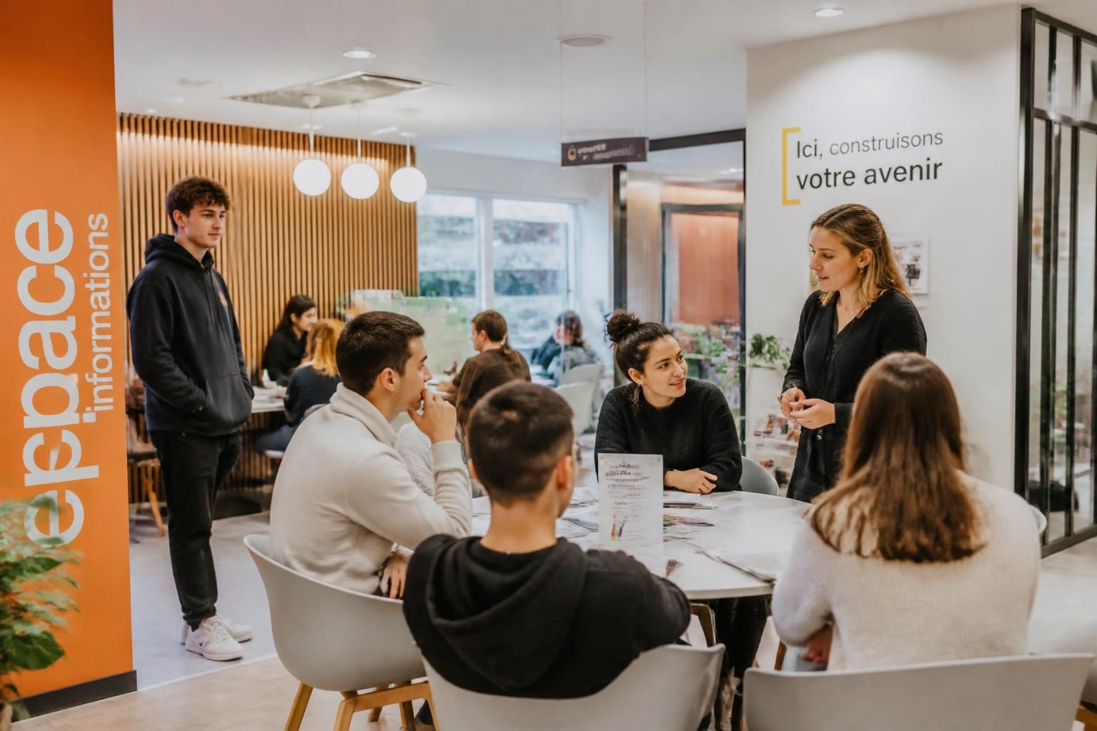 apprentis d’auteuil à angers accompagne les jeunes en difficulté vers la réussite et l'autonomie grâce à un parcours éducatif et professionnel personnalisé.